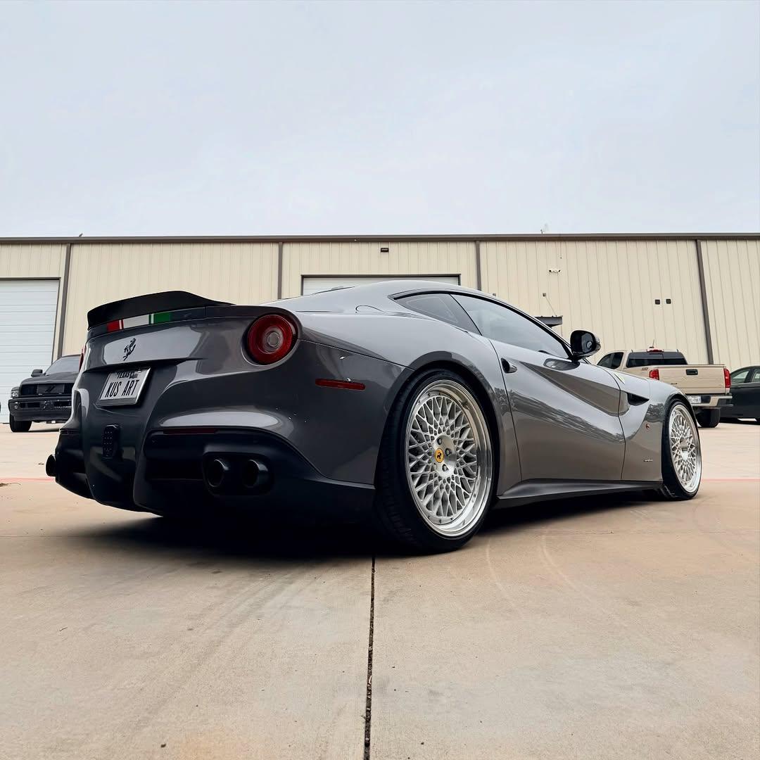 Ferrari F12 on GT-17 Comp Spec 2-Piece