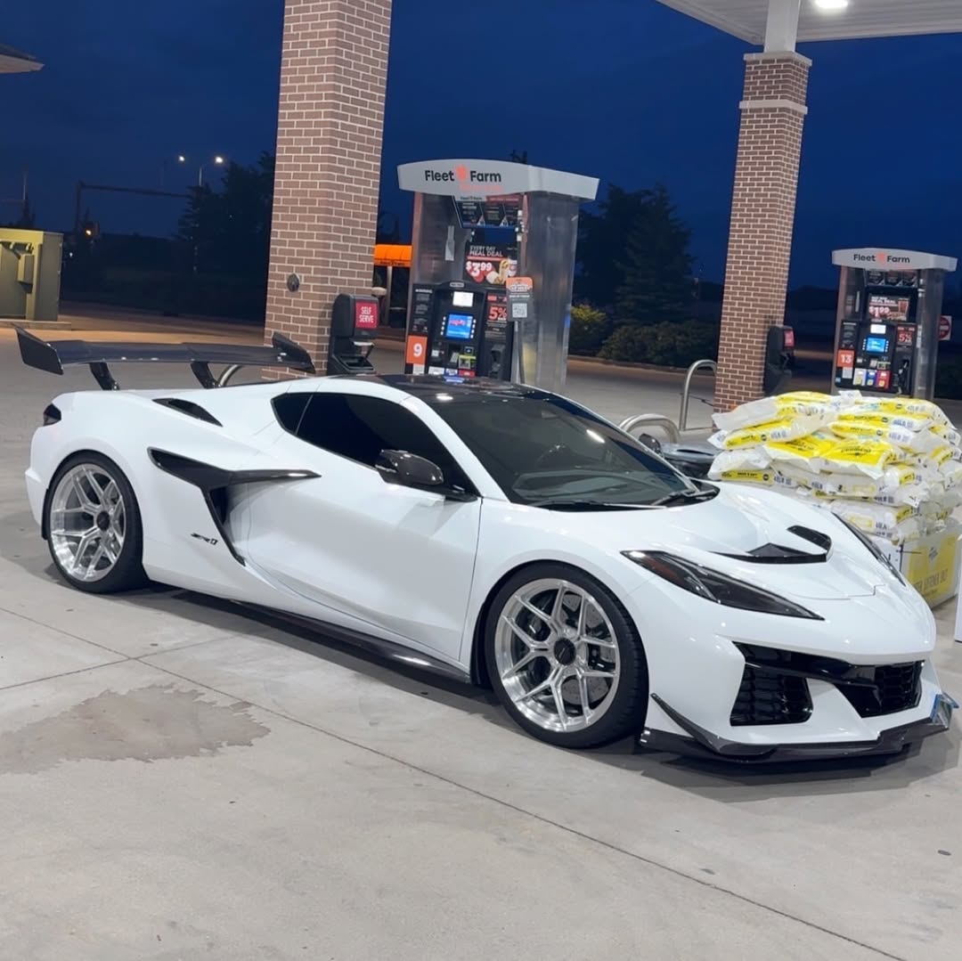 C8ZR1 on SL-R 🔥